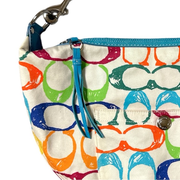 UPDATED Coach
Multicolor logo hobo Shoulder Bag medium great condition - Picture 4 of 13